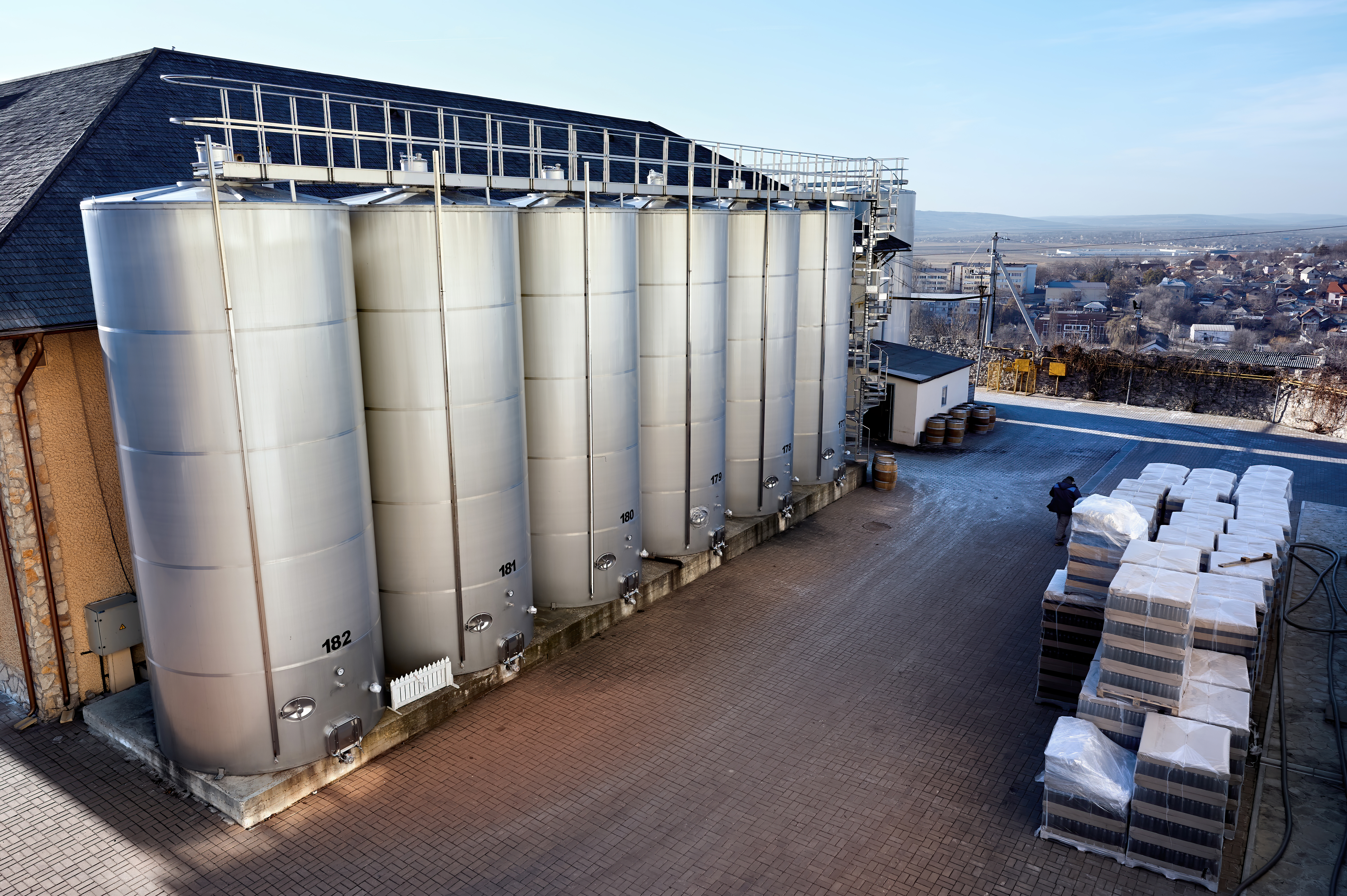 Optimizing Bulk Liquid Transport with Smart Logistics Technology & Supply Chain Automation.
